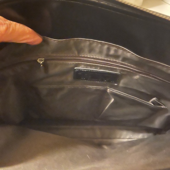 Beautiful laptop or office bag copy of name brand good quality - Picture 12 of 16